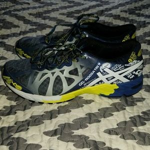 Men's Asics Gel-Noosa Tri 9 shoes.